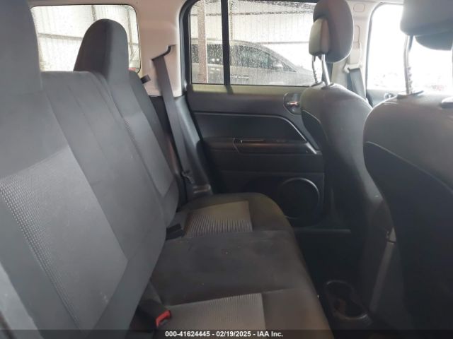 1C4NJPBBXFD361585 Jeep Patriot Sport