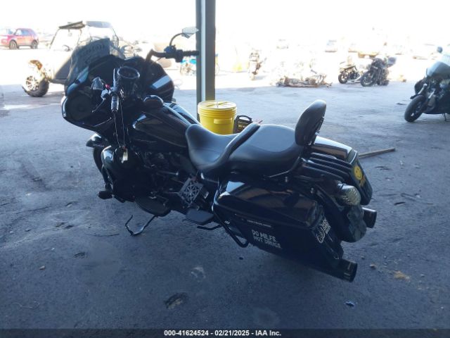 2022 HARLEY-DAVIDSON FLTRK 1HD1KZF15NB666364 Photo 2
