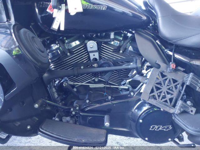 2022 HARLEY-DAVIDSON FLTRK 1HD1KZF15NB666364 Photo 8