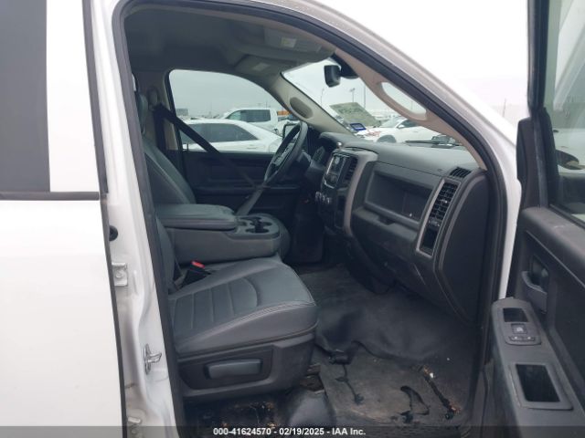 1C6RR6FG9KS581436 RAM 1500 Classic