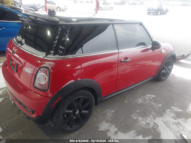 2011 MINI COOPER S WMWSV3C54BTY13827 Photo 3