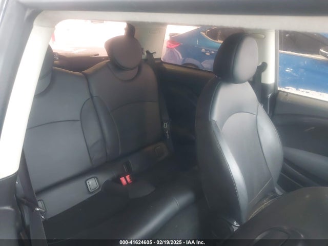 2011 MINI COOPER S WMWSV3C54BTY13827 Photo 7