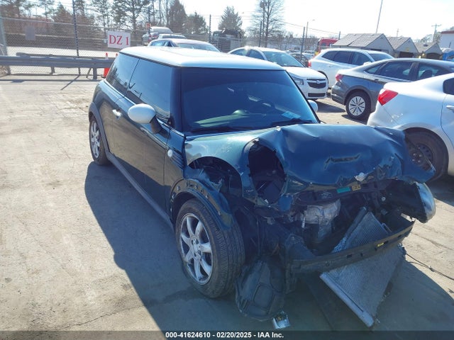 2009 MINI COOPER WMWMF33549TW71172 Photo 0