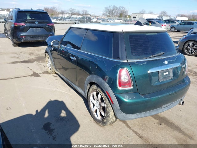 2009 MINI COOPER WMWMF33549TW71172 Photo 2
