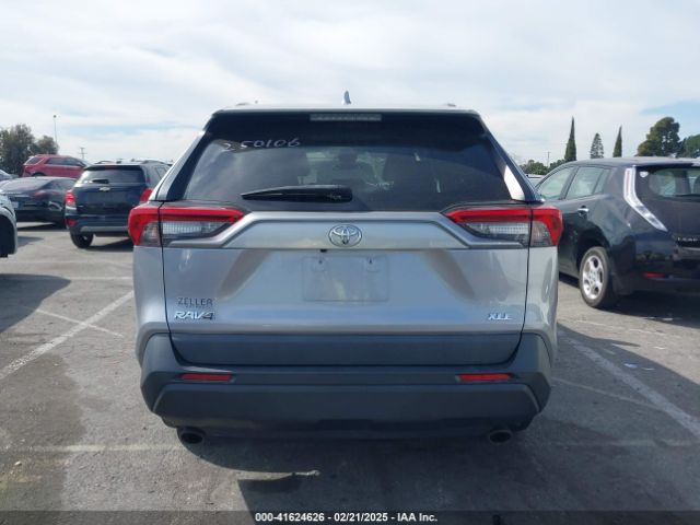 2T3W1RFV8MW116417 Toyota Rav4 Xle