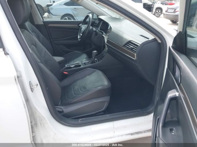 3VWG57BU6KM112372 Volkswagen Jetta 1.4t Sel Premium