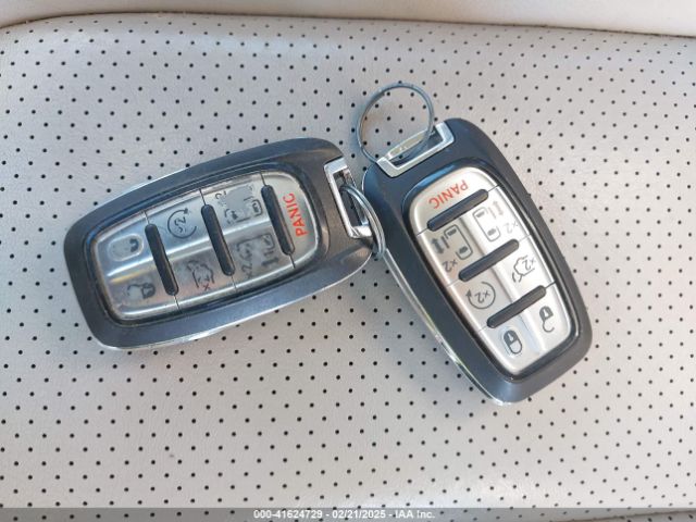 2C4RC1DG7MR566518 Chrysler Voyager Lxi