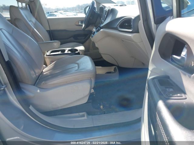 2C4RC1DG7MR566518 Chrysler Voyager Lxi