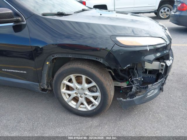 1C4PJLCB0EW288309 Jeep Cherokee Latitude