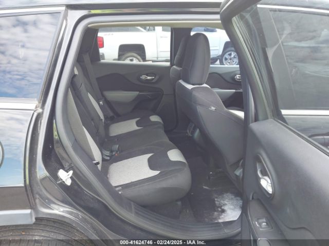 1C4PJLCB0EW288309 Jeep Cherokee Latitude