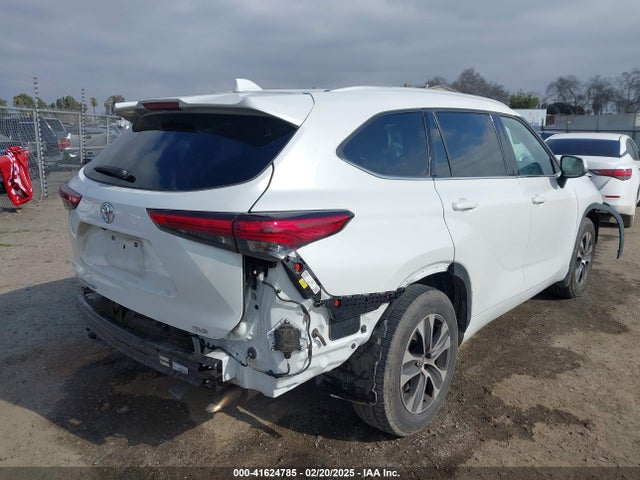 5TDHZRAH2NS548040 Toyota Highlander Xle