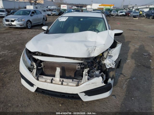 2HGFC2F56JH533615 Honda Civic Lx