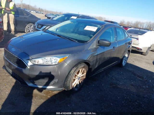 1FADP3F27JL212035 Ford FOCUS SE