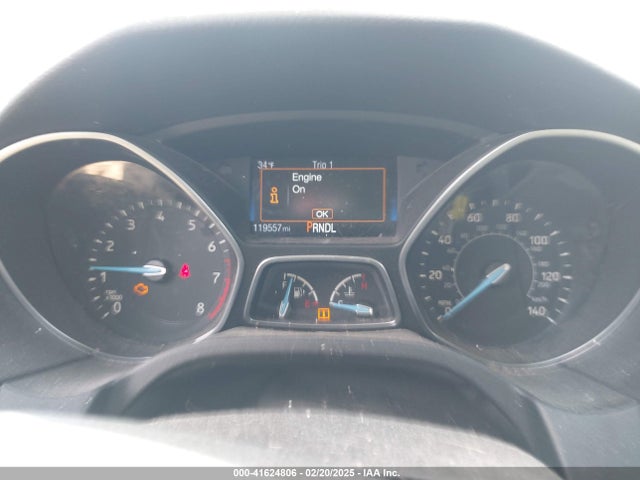 1FADP3F27JL212035 Ford FOCUS SE