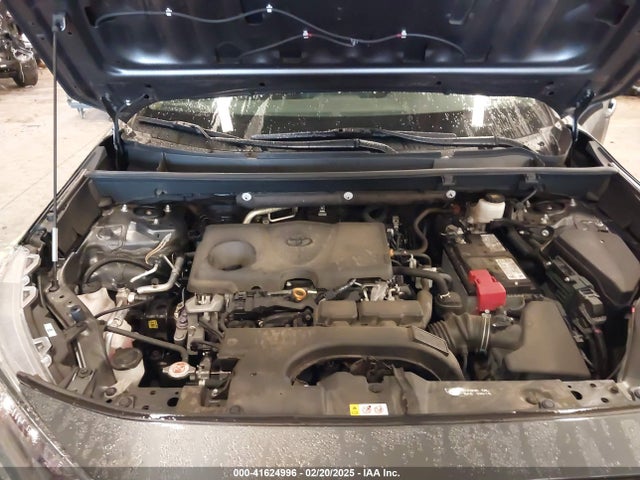2T3G1RFV5KC058012 Toyota RAV4 LE