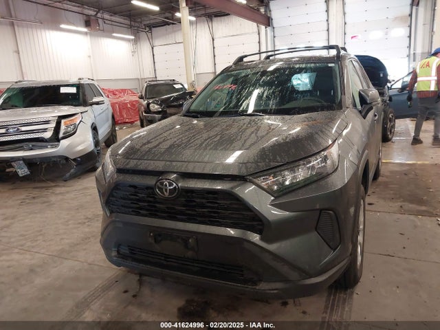 2T3G1RFV5KC058012 Toyota RAV4 LE