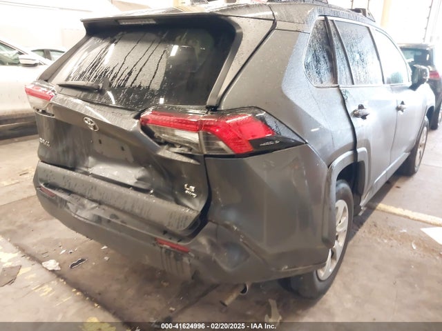 2T3G1RFV5KC058012 Toyota RAV4 LE