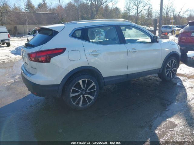 JN1BJ1CR6HW118250 Nissan Rogue Sport Sl