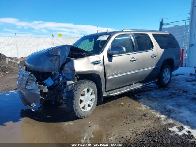 2011 CADILLAC ESCALADE ESV 1GYS4GEF0BR267831 Photo 1