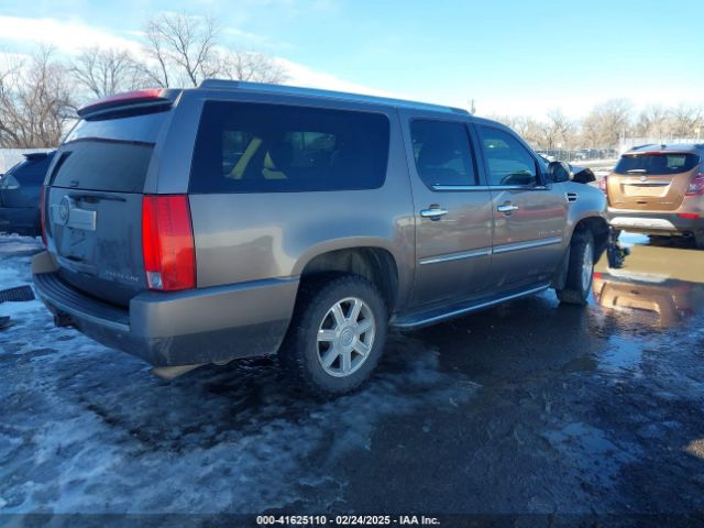 2011 CADILLAC ESCALADE ESV 1GYS4GEF0BR267831 Photo 3