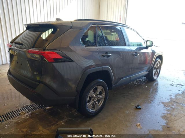 2T3W1RFV2RC298558 Toyota Rav4 Xle