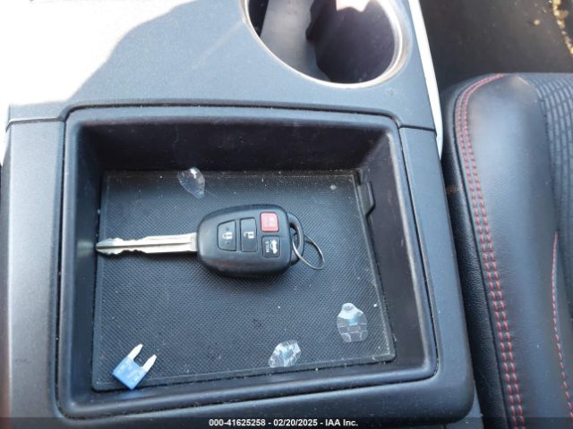 4T1BF1FK0HU349018 Toyota CAMRY SE