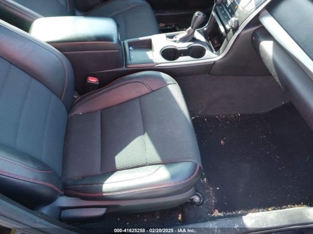 4T1BF1FK0HU349018 Toyota CAMRY SE