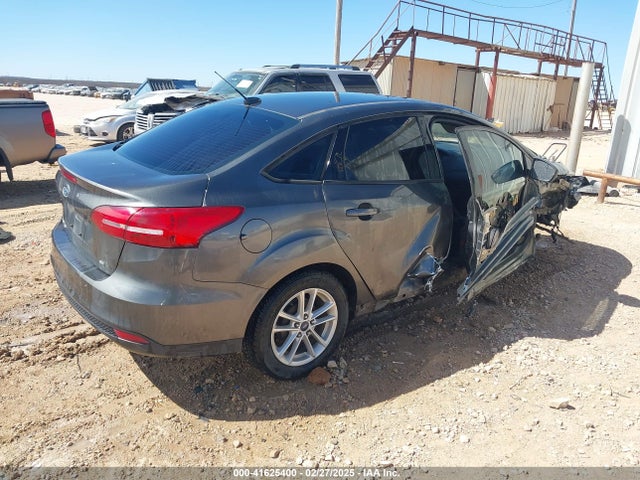 1FADP3F25JL223177 Ford FOCUS SE