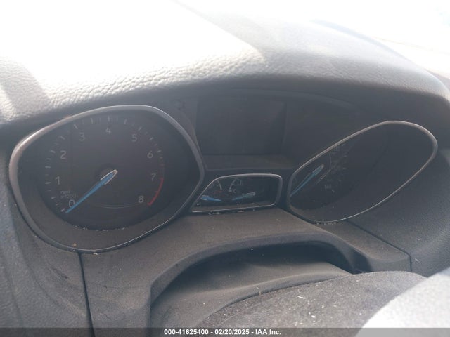 1FADP3F25JL223177 Ford FOCUS SE