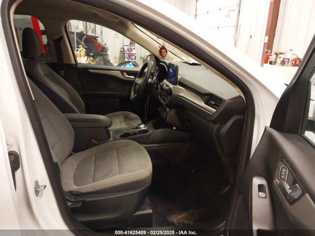 1FMCU9G66LUC14502 Ford ESCAPE SE