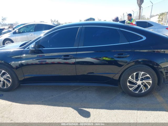 KMHL24JJ4PA055136 Hyundai Sonata Hybrid Blue