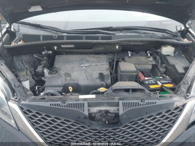 5TDXK3DC0FS624644 Toyota Sienna Se 8 Passenger