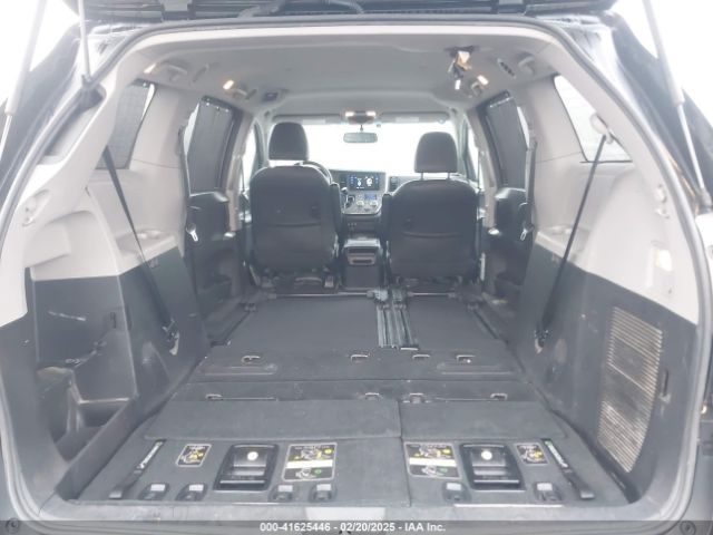 5TDXK3DC0FS624644 Toyota Sienna Se 8 Passenger