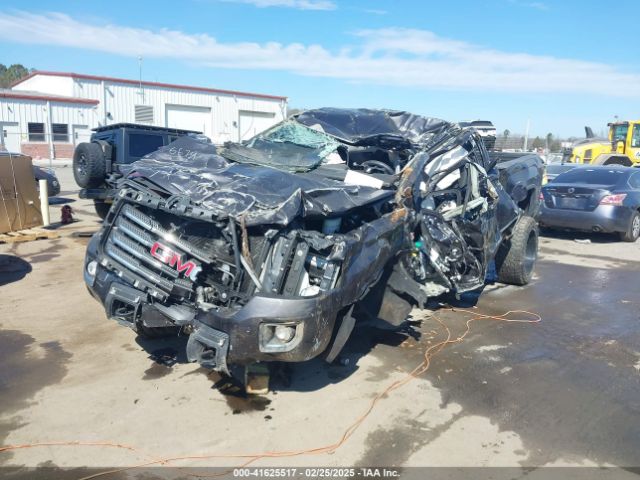 1GT12TE8XGF136674 GMC Sierra 2500hd Slt