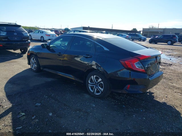 2HGFC2F55HH551811 Honda Civic Lx