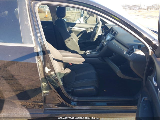 2HGFC2F55HH551811 Honda Civic Lx
