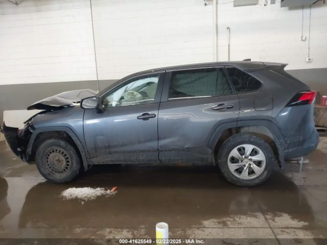 2T3F1RFV1PC371481 Toyota RAV4 LE