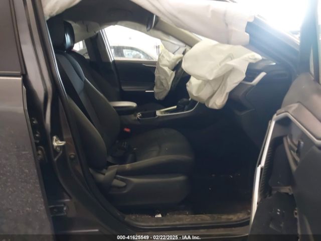 2T3F1RFV1PC371481 Toyota RAV4 LE