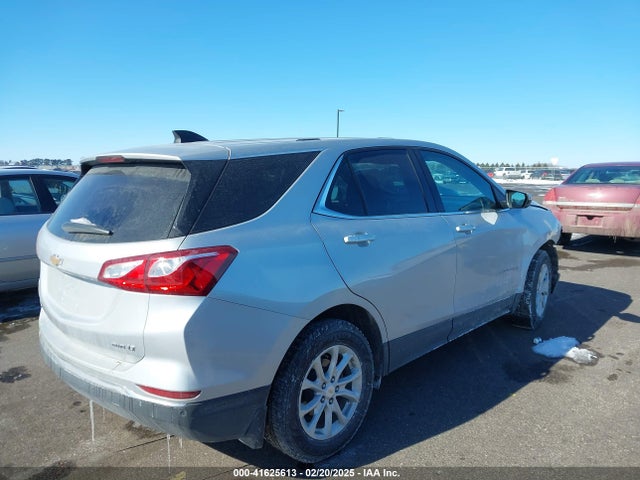2GNAXSEV9J6350260 Chevrolet EQUINOX LT