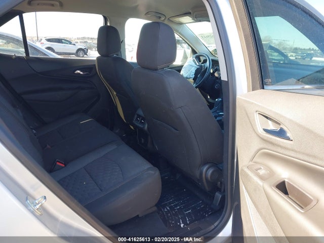 2GNAXSEV9J6350260 Chevrolet EQUINOX LT