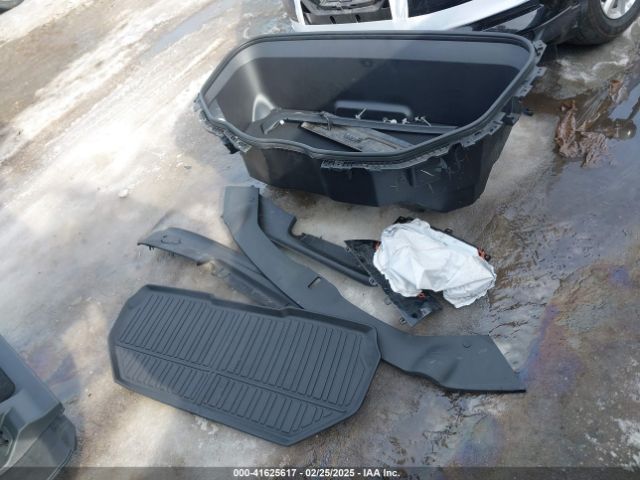 7PDSGABA6PN023661 Rivian R1s Adventure