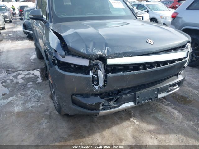 7PDSGABA6PN023661 Rivian R1s Adventure