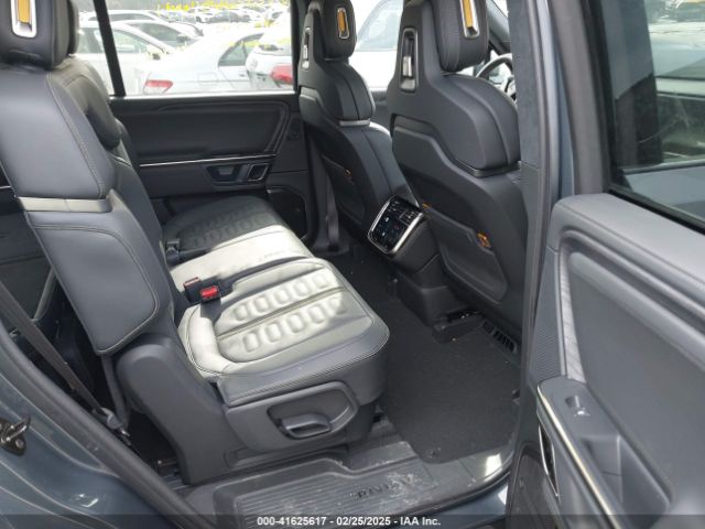 7PDSGABA6PN023661 Rivian R1s Adventure