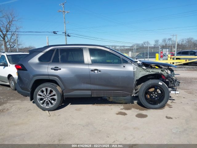 2T3A1RFV8NC297757 Toyota Rav4 Xle Premium