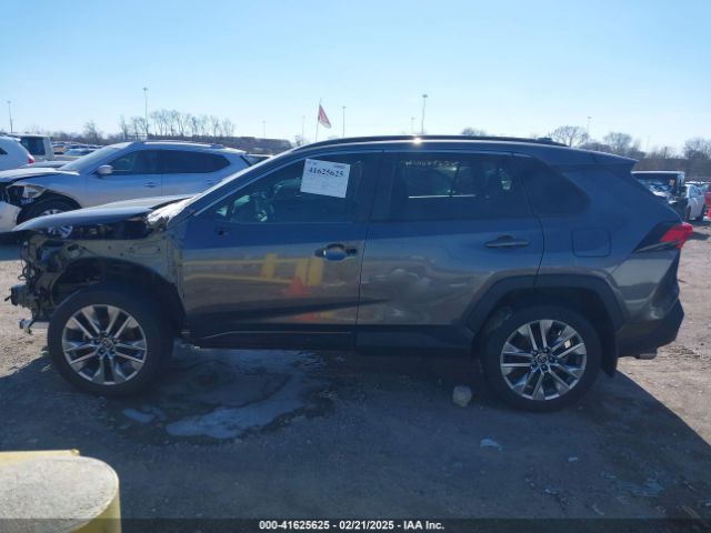 2T3A1RFV8NC297757 Toyota Rav4 Xle Premium