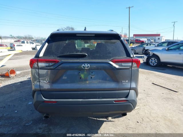 2T3A1RFV8NC297757 Toyota Rav4 Xle Premium