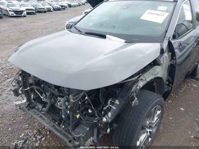 2T3A1RFV8NC297757 Toyota Rav4 Xle Premium