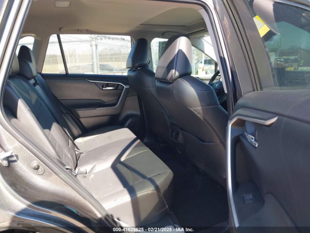 2T3A1RFV8NC297757 Toyota Rav4 Xle Premium