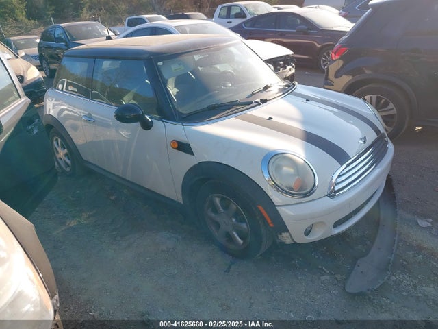 2009 MINI COOPER WMWMF33509TU72507 Photo 0