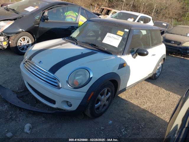 2009 MINI COOPER WMWMF33509TU72507 Photo 1